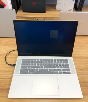 DELL Inspiron 16” 5620